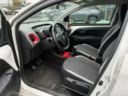 Photo 12 Toyota Aygo 1.0 VVT-i x-play / X-style