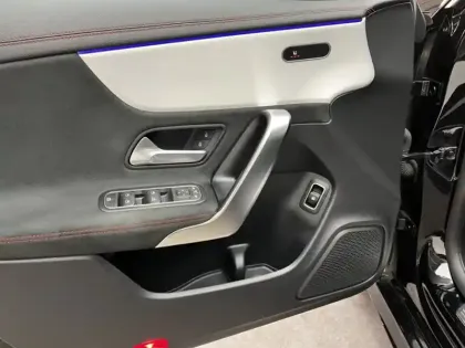 Photo 12 Mercedes CLA Coupé 250 e AMG Line