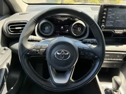 Photo 11 Toyota Yaris Hybride 116h Design / Pack confort