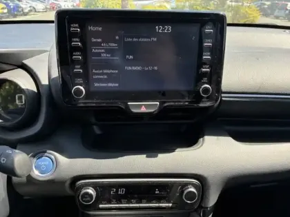 Photo 12 Toyota Yaris Hybride 116h Design / Pack confort