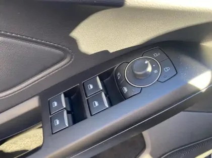 Photo 35 Ford Focus Gén. IV Ph1 Titanium X Business 5