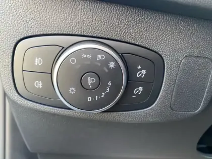 Photo 18 Ford Focus Gén. IV Ph1 Titanium X Business 5