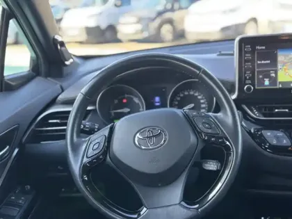 Photo 15 Toyota C-HR Hybride Première 2.0 184 ch