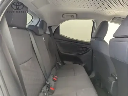 Photo 11 Toyota Yaris Hybride 116h Design Pack