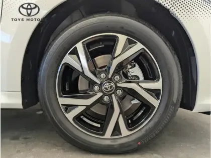 Photo 8 Toyota Yaris Hybride 116h Design Pack