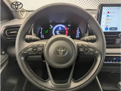 Photo 18 Toyota Yaris Hybride 116h Design Pack