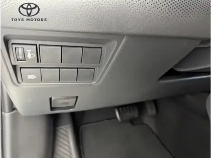 Photo 13 Toyota Yaris Hybride 116h Design Pack