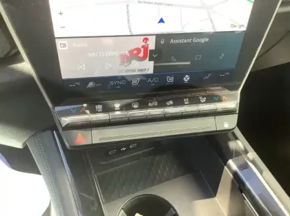 Photo 15 Renault Rafale Nouveau E-Tech full hybrid 200 ch esprit Alpine