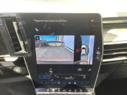 Photo 18 Renault Rafale Nouveau E-Tech full hybrid 200 ch esprit Alpine