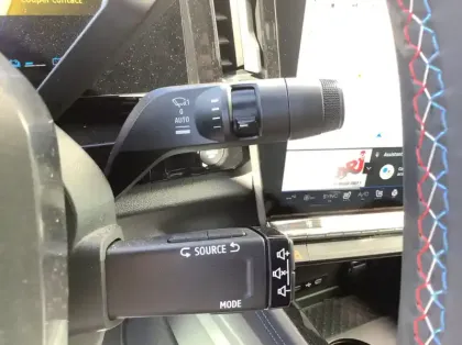 Photo 19 Renault Rafale Nouveau E-Tech full hybrid 200 ch esprit Alpine