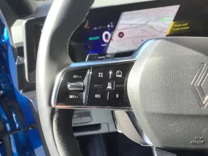 Photo 23 Renault Rafale Nouveau E-Tech full hybrid 200 ch esprit Alpine