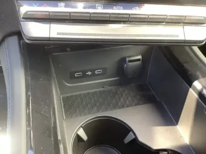 Photo 20 Renault Rafale Nouveau E-Tech full hybrid 200 ch esprit Alpine