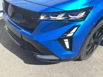 Photo 26 Renault Rafale Nouveau E-Tech full hybrid 200 ch esprit Alpine