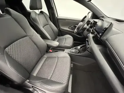 Photo 21 Toyota Yaris Gén. IV Ph1 Collection 5