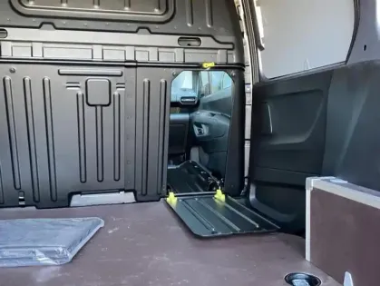 Photo 17 Peugeot Partner III M CU Std Dies 130 ch Auto Pack Prem Co