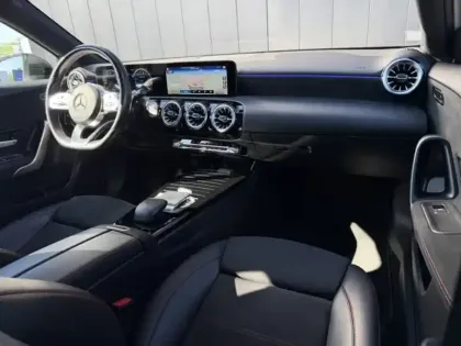 Photo 8 Mercedes Classe A 200 d AMG Line