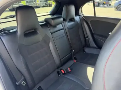 Photo 10 Mercedes Classe A 200 d AMG Line