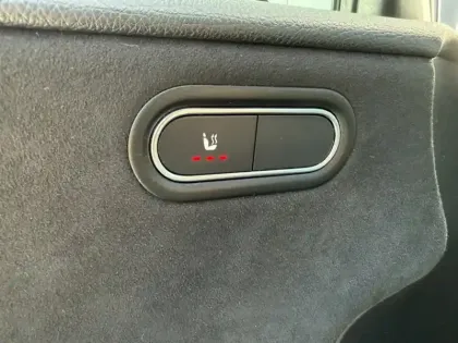 Photo 12 Mercedes Classe A 200 d AMG Line