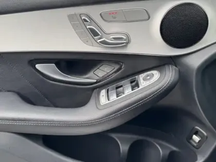 Photo 17 Mercedes Classe GLC SUV 300de 4MATIC AMG Line