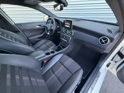 Photo 10 Mercedes Classe A 200 d Sensation