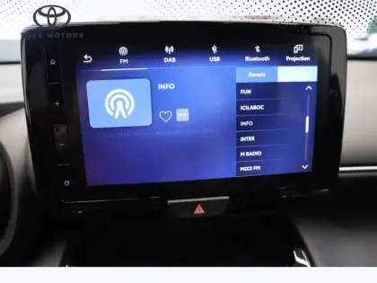 Photo 30 Toyota Yaris Hybride 1.5 HYBRID 116H DESIGN Cargo