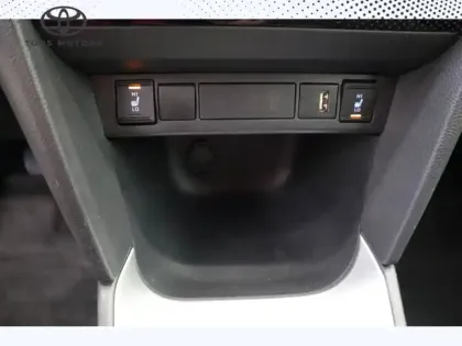 Photo 13 Toyota Yaris Hybride 1.5 HYBRID 116H DESIGN Cargo