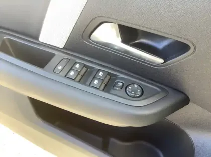 Photo 16 Citroën C4 Hybride 145 e-DCS6 Max - 5P