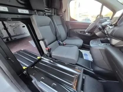 Photo 22 Peugeot Partner III M CU Std Dies 130 ch Auto Pack Prem Co