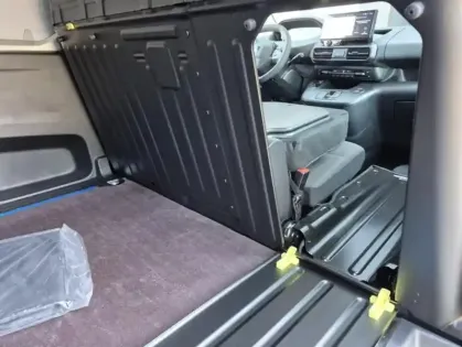 Photo 24 Peugeot Partner III M CU Std Dies 130 ch Auto Pack Prem Co