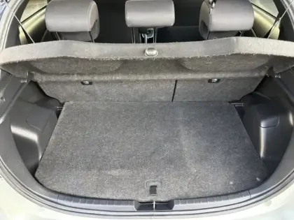 Photo 8 Toyota Yaris Gén. III Ph3 Collection 5