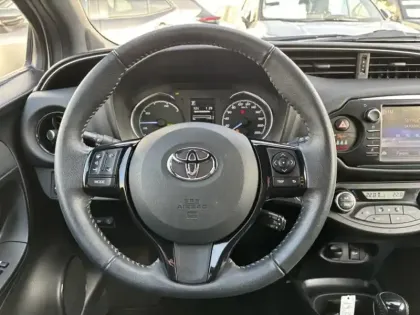 Photo 14 Toyota Yaris Gén. III Ph3 Collection 5