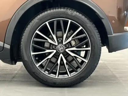 Photo 8 Toyota C-HR 1.8 HYBRIDE 122 DISTINCTIVE