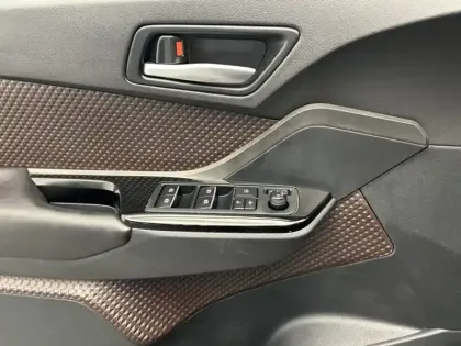 Photo 12 Toyota C-HR 1.8 HYBRIDE 122 DISTINCTIVE