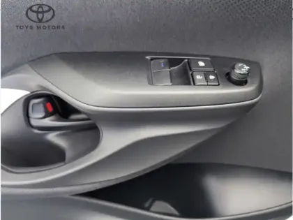 Photo 14 Toyota Yaris Hybride 116h Dynamic