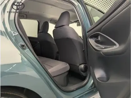 Photo 6 Toyota Yaris Hybride 116h Design Pack