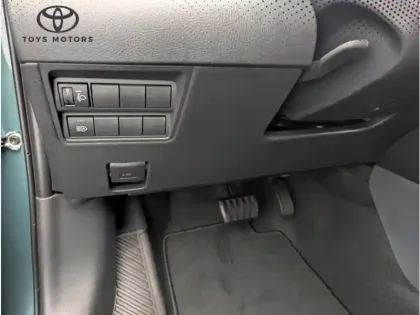 Photo 14 Toyota Yaris Hybride 116h Design Pack