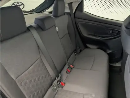 Photo 7 Toyota Yaris Hybride 116h Design Pack