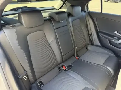 Photo 10 Mercedes Classe A 180 d Progressive Line