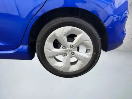 Photo 8 Suzuki Swift 1.2 HYBRID PRIVILEGE CVT