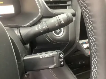 Photo 19 Renault Symbioz Nouveau E-Tech full hybrid 145 Iconic