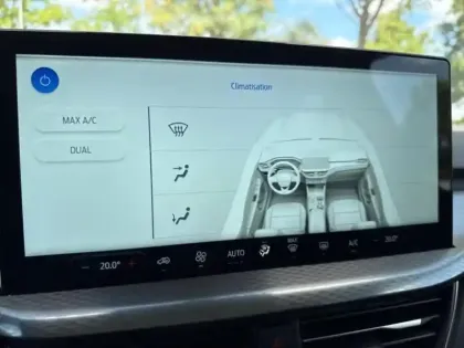 Photo 14 Ford Kuga  2.5 Duratec 180ch Hybrid FlexiFuel Titanium Business Powershift