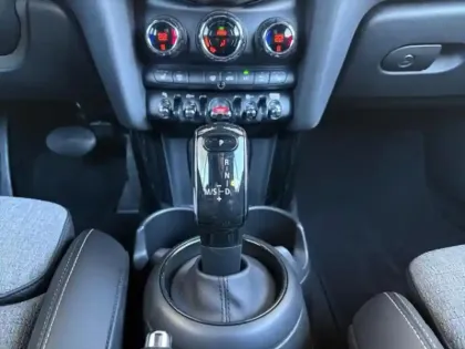 Photo 10 Mini Mini Cabrio Cooper 136ch Edition Premium Plus BVA7