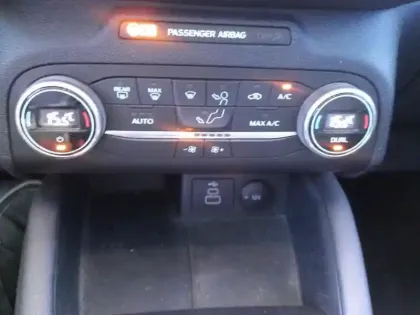 Photo 11 Ford Kuga  2.5 Duratec 190ch FHEV E85 Titanium BVA