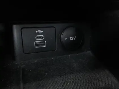 Photo 12 Ford Kuga  2.5 Duratec 190ch FHEV E85 Titanium BVA