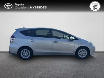 Photo 8 Toyota Prius + 136h Dynamic