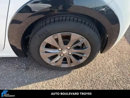 Photo 12 Peugeot 208  e- 136ch Allure Pack