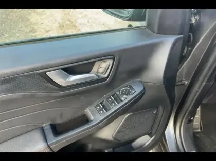 Photo 13 Ford Kuga  2.5 Duratec 190ch FHEV E85 ST-Line BVA