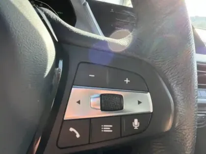 Photo 13 BMW Serie 1 Gén. III (F40) Ph1 Business Design 5