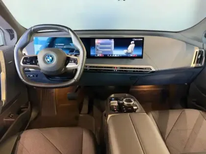 Photo 11 BMW Ix  xDrive50 523ch