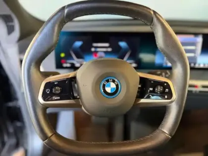 Photo 12 BMW Ix  xDrive50 523ch